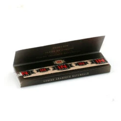 Boite X 25 Carnets De Feuilles 1 1/4 - Done In Paper -Magasin De Fournitures Pour Fumeurs boite x 25 carnets de feuilles 1 1 4 done in paper 3