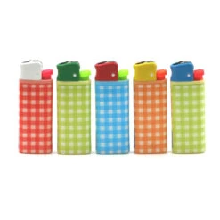 Lot De 50 Briquets Mini Cricket Motif – Damier 3 Lot De 50 Briquets Mini Cricket Motif – Damier -Magasin De Fournitures Pour Fumeurs lot de 50 briquets mini cricket motif damier 1